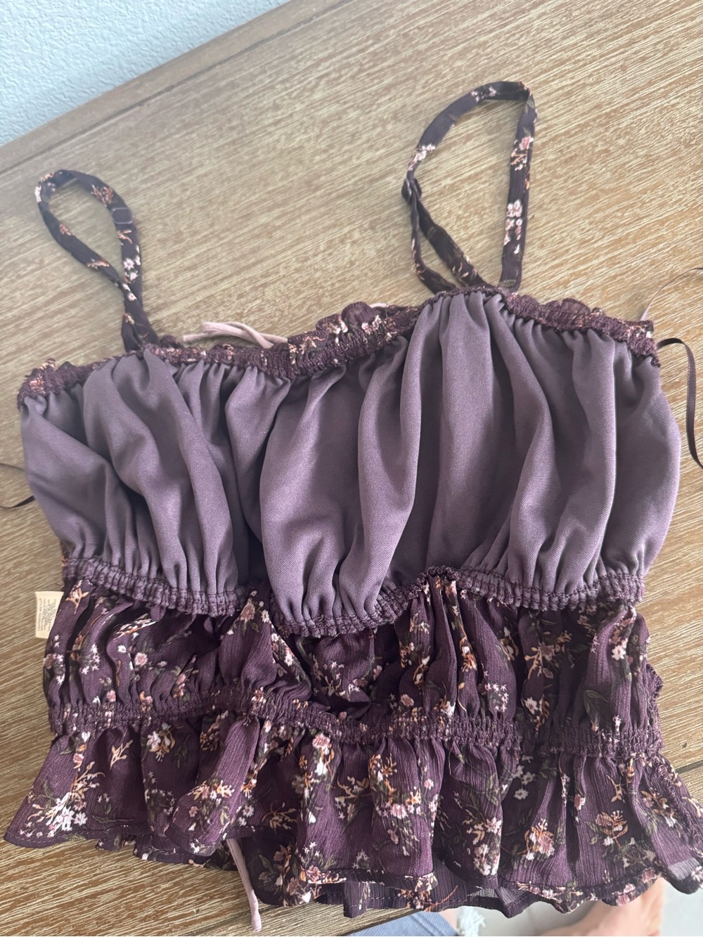 XS Floral Cami Crop Top - Picture 3 of 9